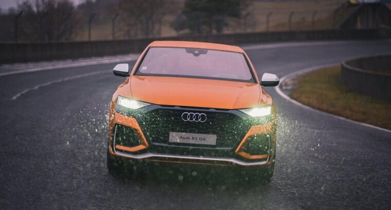 Audi Q8 – The Ultimate Luxury SUV with Sporty Perf